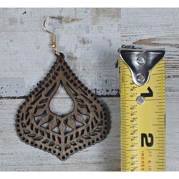 Light Brown Filigree Wood Pierced Earrings - Picture 3 of 3